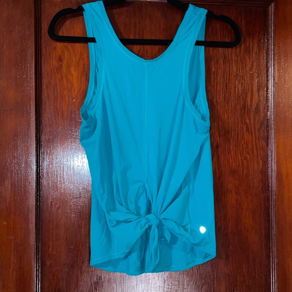 Tie Front Lululemon Tank - Picture 1 of 3